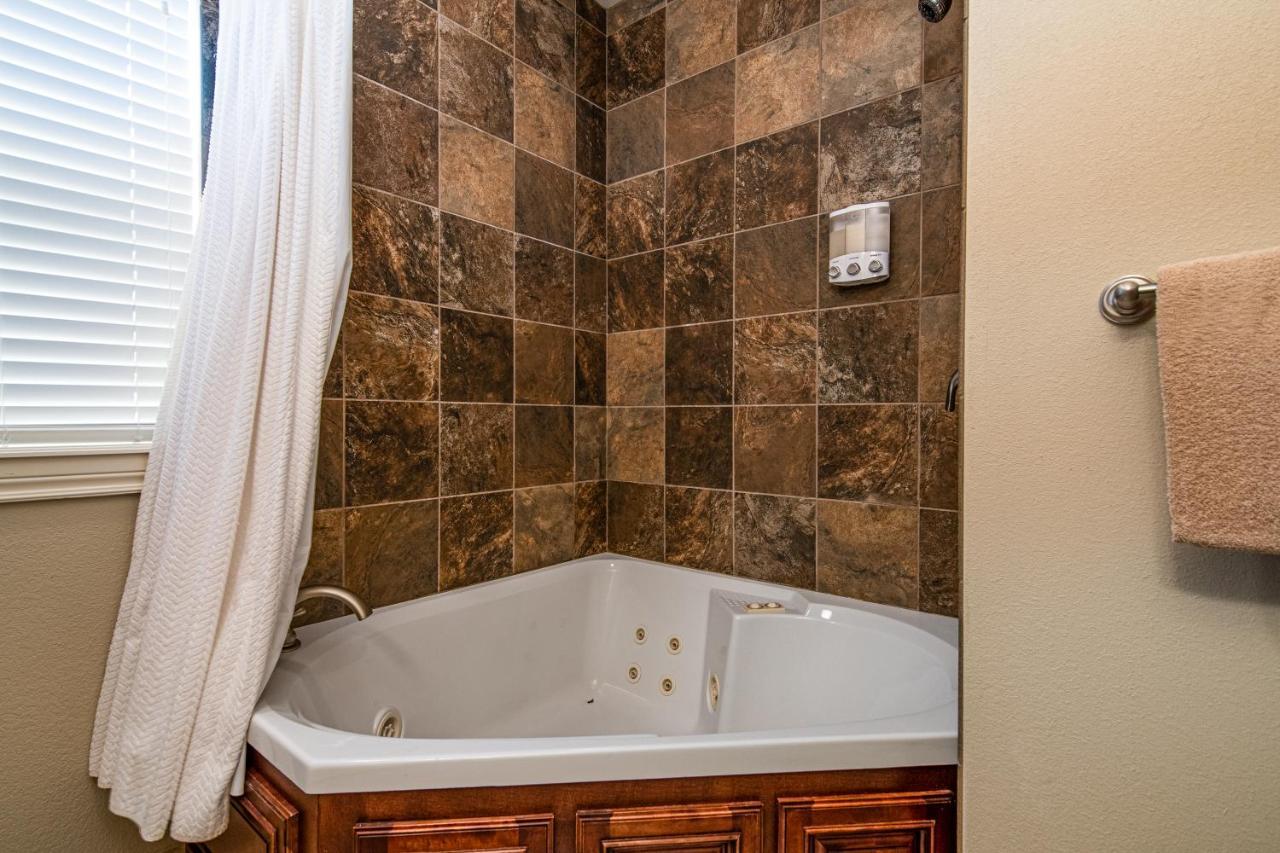 Two Bedroom Villa In The Heart Of Branson! Zewnętrze zdjęcie