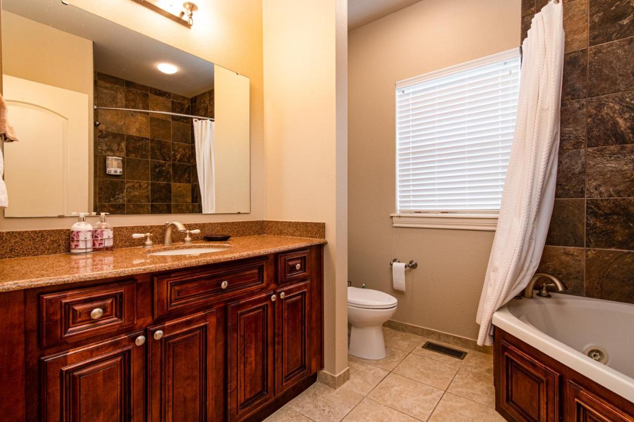 Two Bedroom Villa In The Heart Of Branson! Zewnętrze zdjęcie